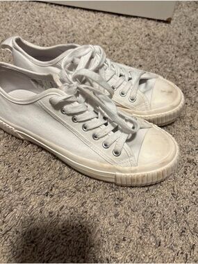 H&M Classic Low-Top White Canvas Sneakers